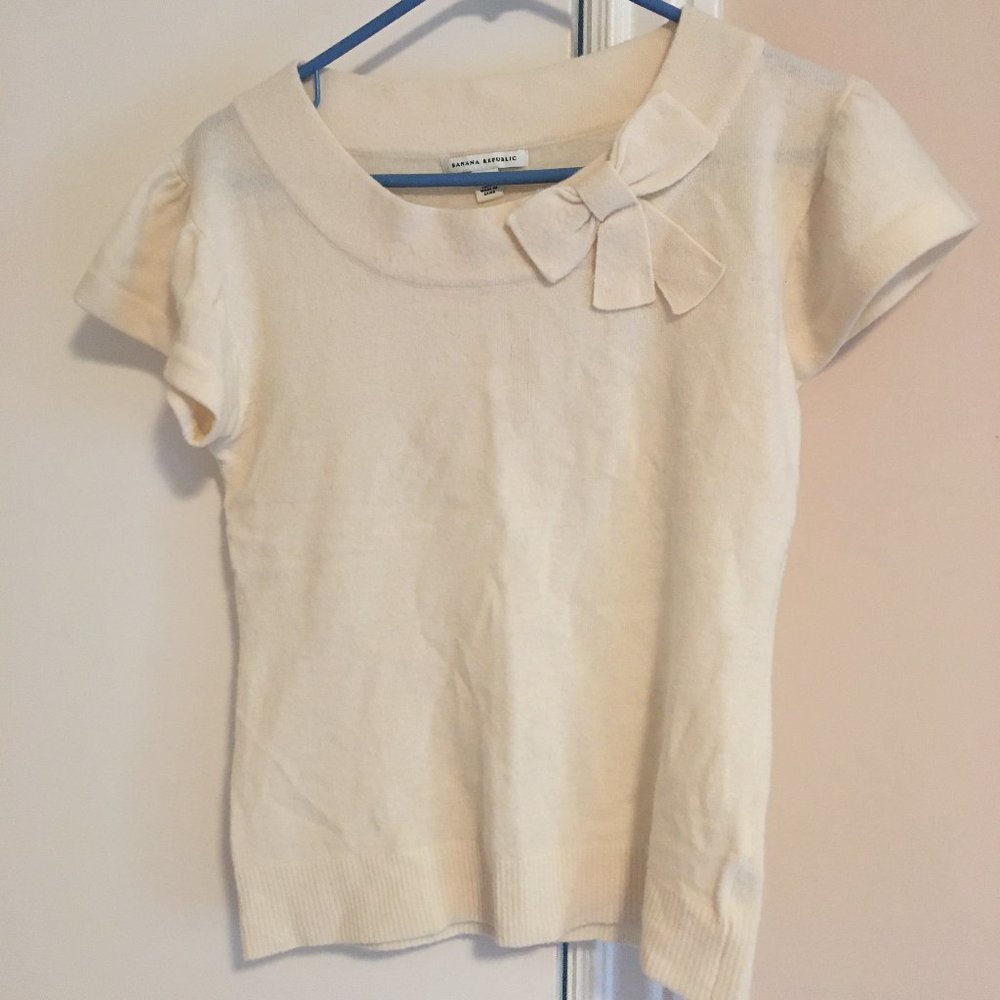 3/$15 Banana Republic wool/cashmere bow sweater